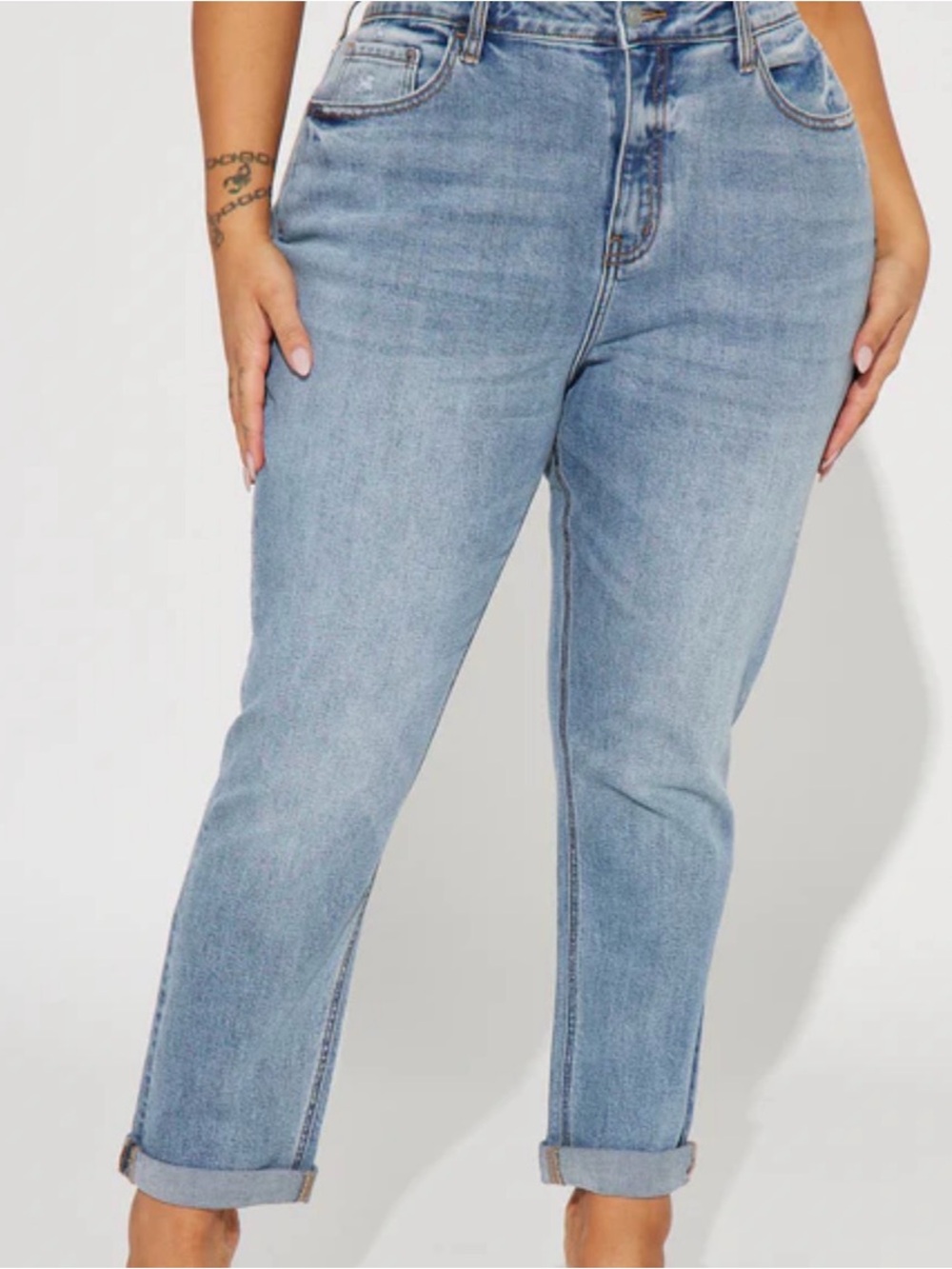 Fashion Nova 20 Listen to me 90 high rise mom  light Wash Jeans.